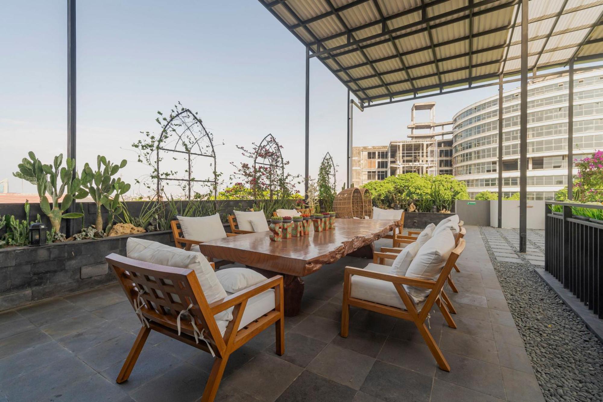 Stay.Vie Hotel Surabaya Dış mekan fotoğraf
