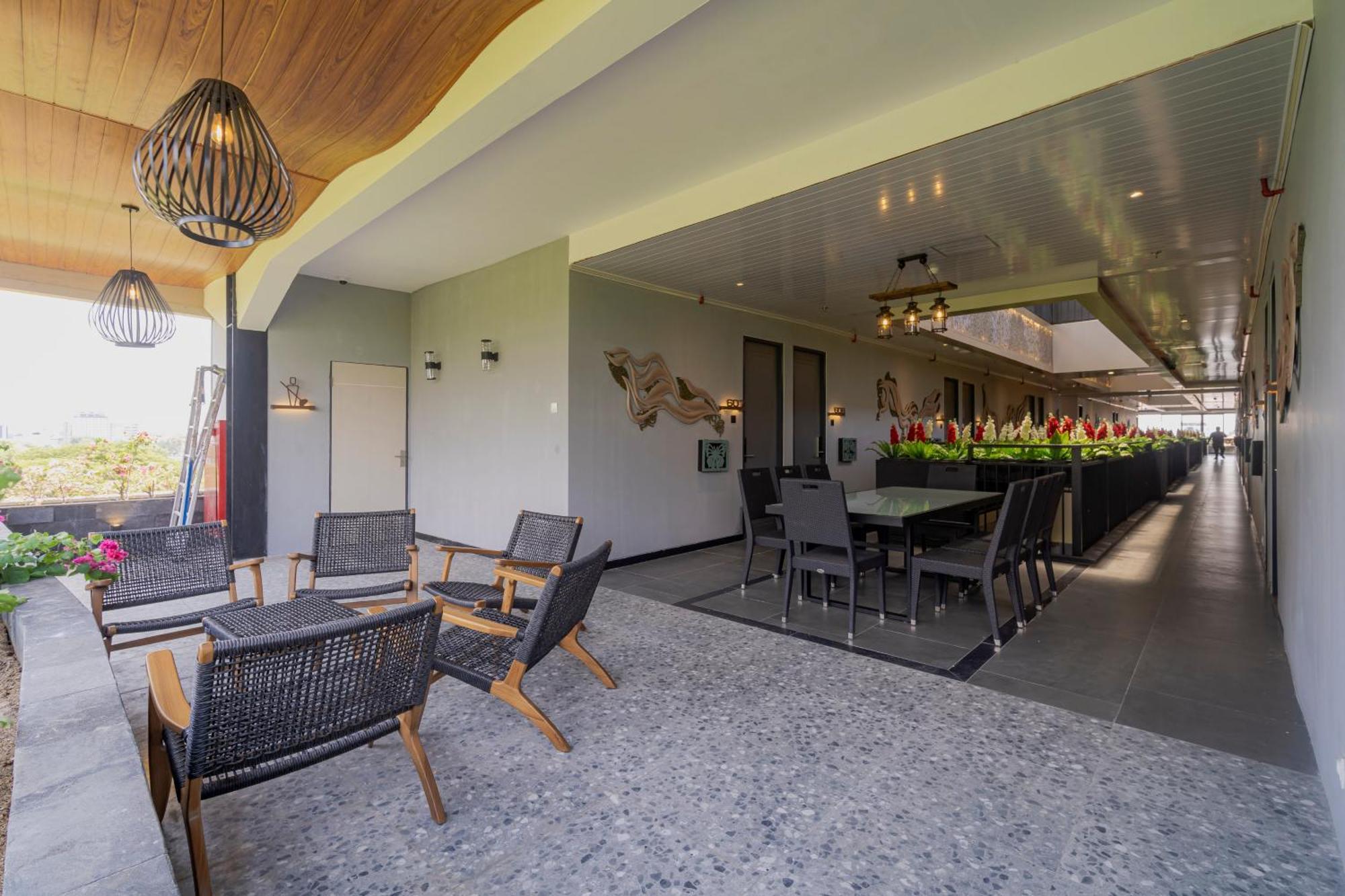 Stay.Vie Hotel Surabaya Dış mekan fotoğraf