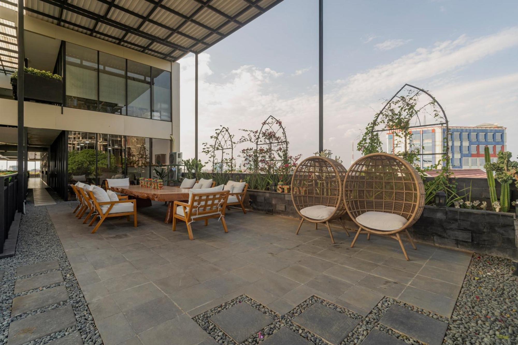 Stay.Vie Hotel Surabaya Dış mekan fotoğraf