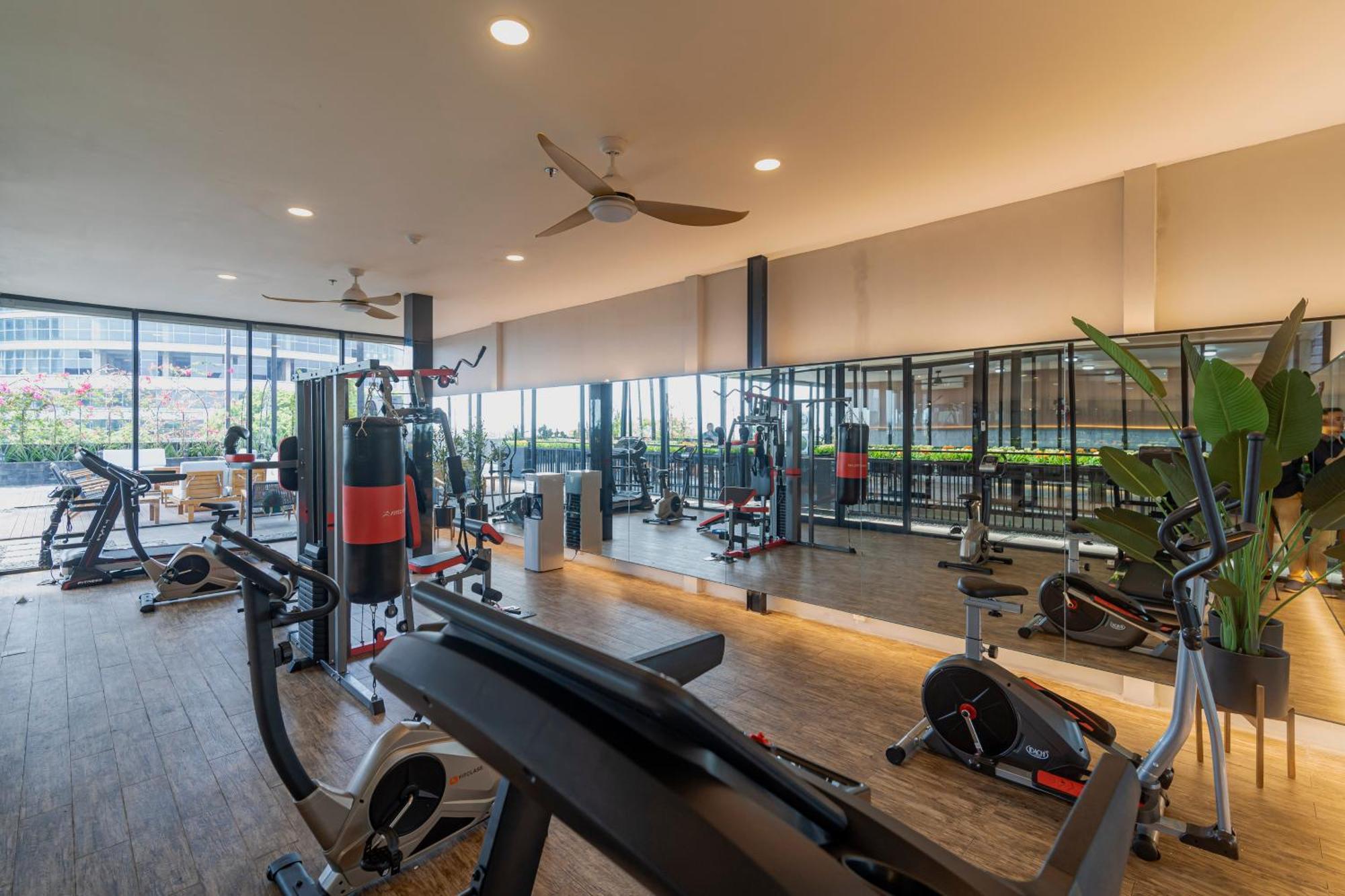 Stay.Vie Hotel Surabaya Dış mekan fotoğraf