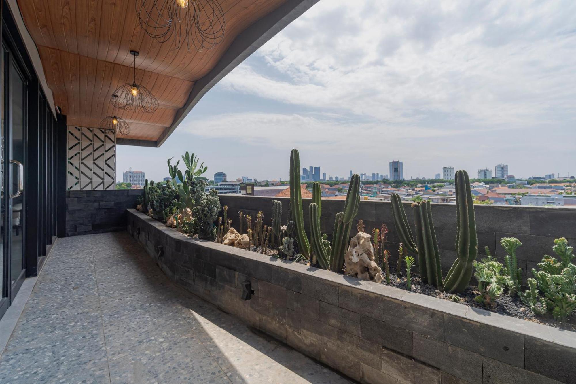 Stay.Vie Hotel Surabaya Dış mekan fotoğraf