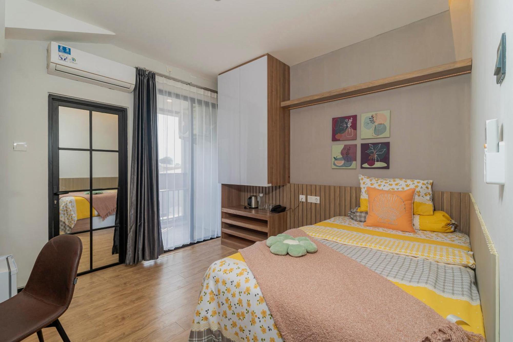 Stay.Vie Hotel Surabaya Dış mekan fotoğraf