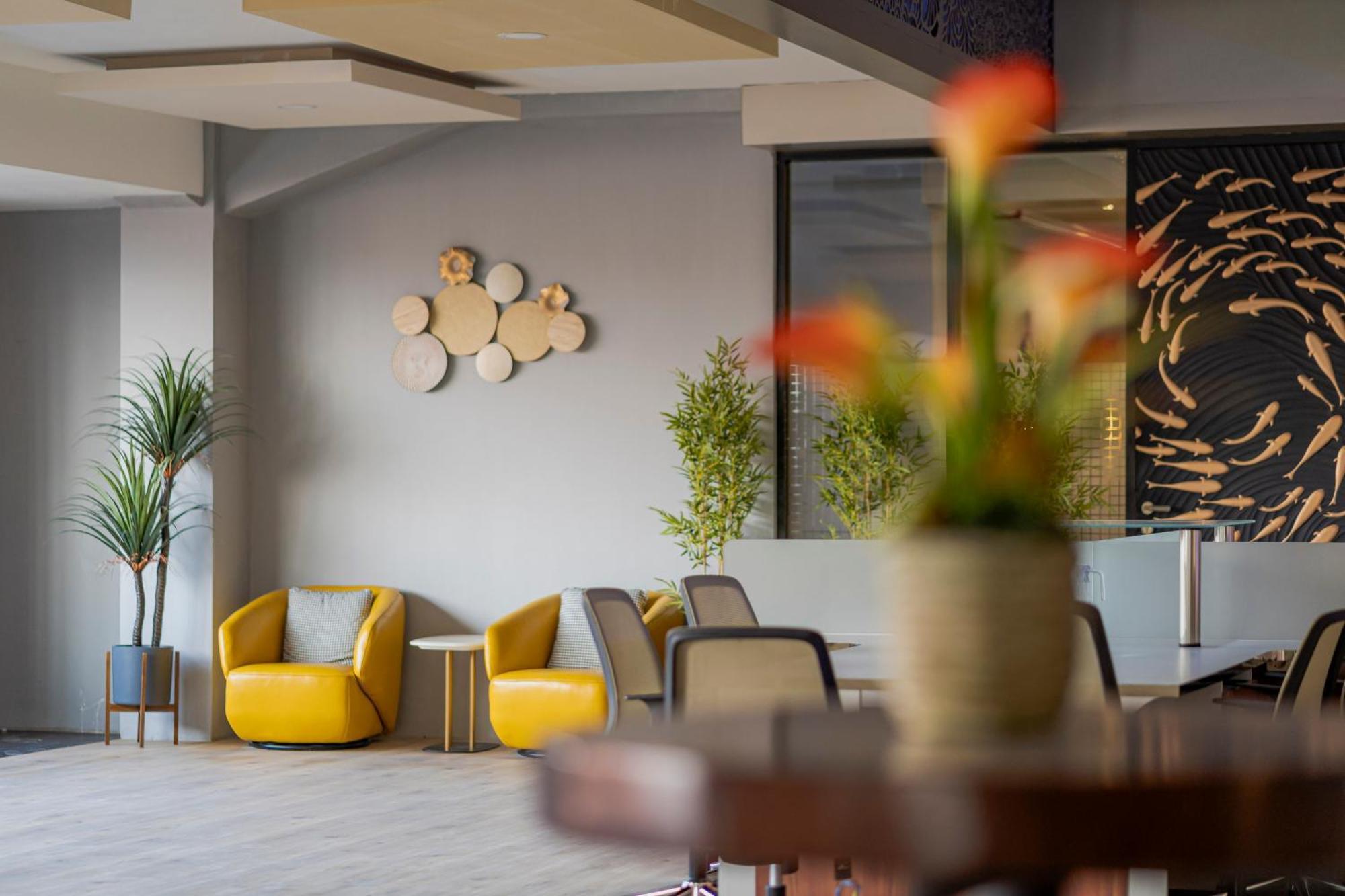 Stay.Vie Hotel Surabaya Dış mekan fotoğraf